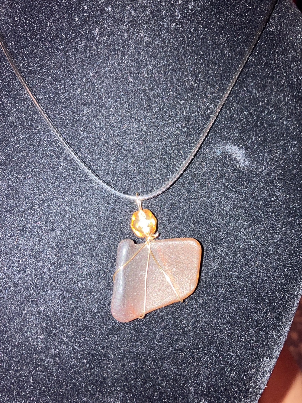 #121 handmade Seagalss necklace